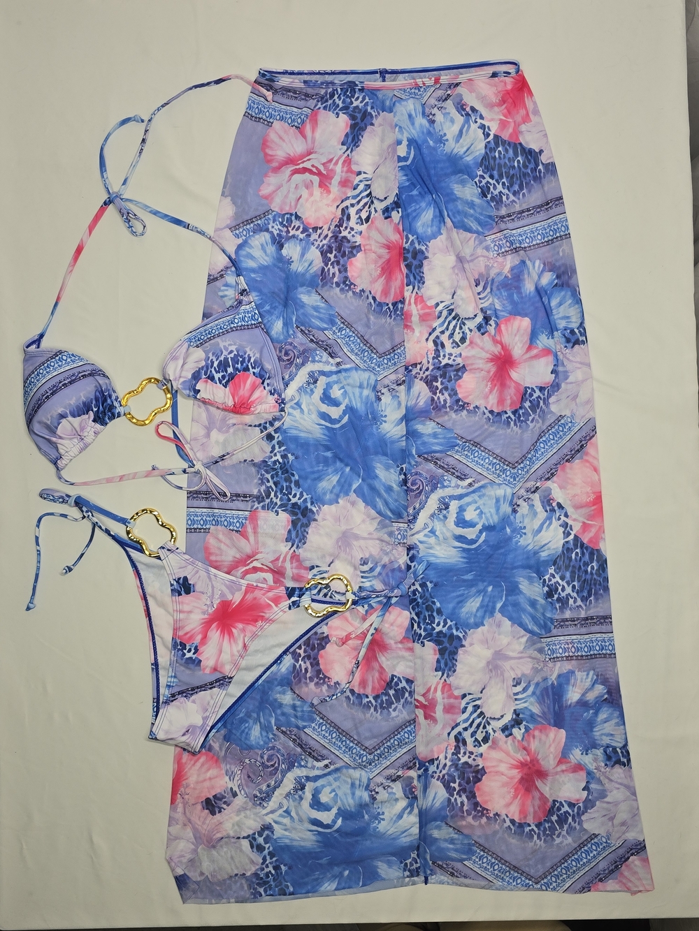 WDIRARA Blue Pink Floral 3 Piece Bikini and Mesh Skirt Set Large